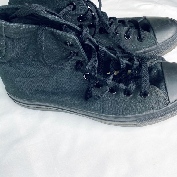 Converse: Men’s Sneakers - Picture 2 of 6